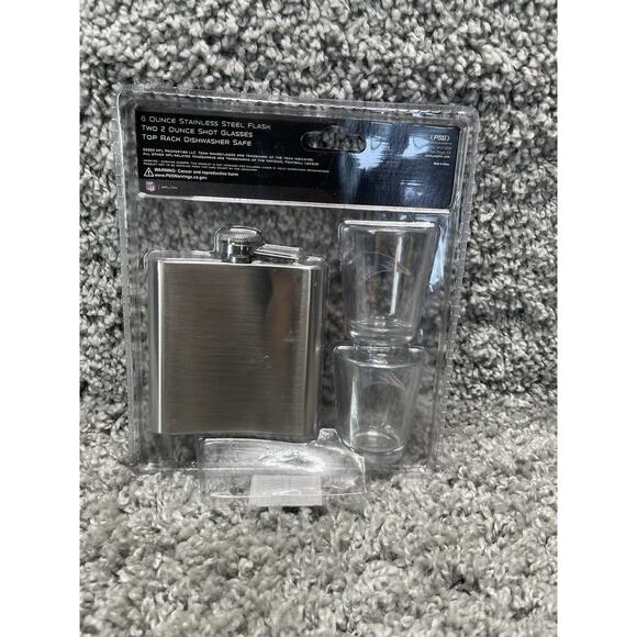 NFL New England Patriots Set Flask & Shot Glass 1 Flask 2 Shot Glass Brand New - Picture 6 of 9